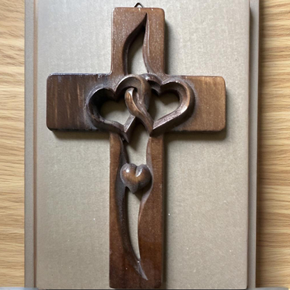 ✝️ 50% RABATT JETZT! ❤️ Holzkreuz mit Verschlungenen Herzen – Handgeschnitzt, Spirituelles Geschenk & Einzigartige Hochzeitsdekoration 🎁✨