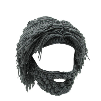 Punk-Style-Hut mit angebrachter einfacher Perücke und gestrickter Bart