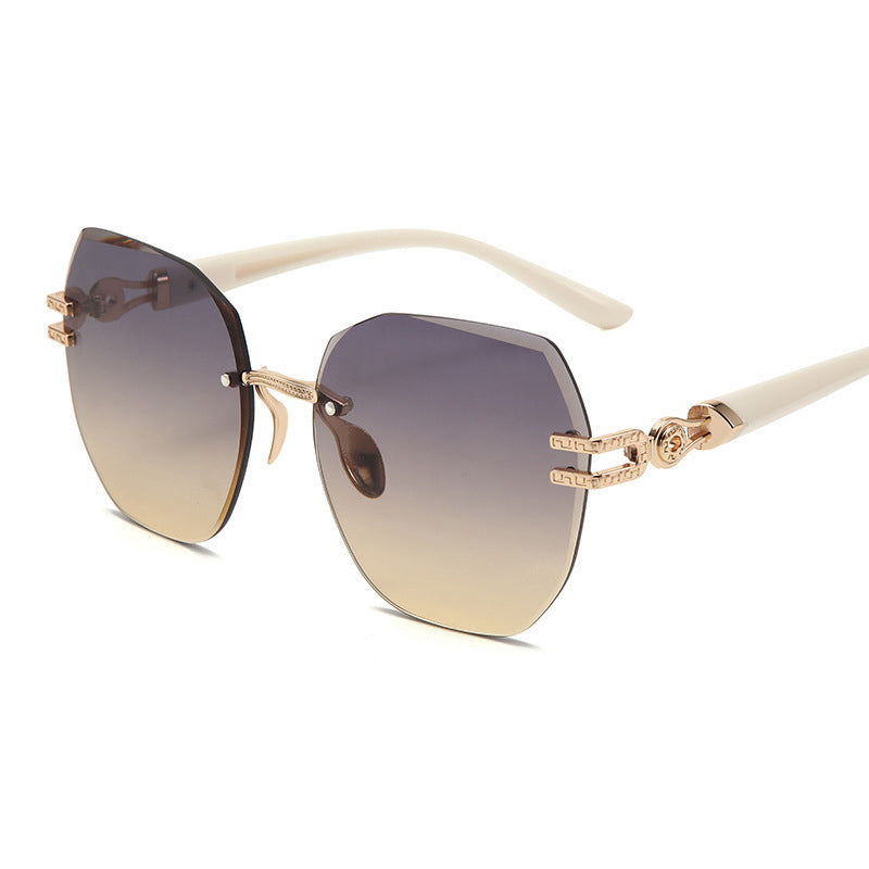😎 50% RABATT!✨ Modische Statement Rahmenlose Sonnenbrille – Trendige Freizeit-Sonnenbrille🌴